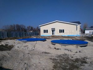 
	Для нужд медицинского центра в кратчайшие сроки были собраны&nbsp;подземные резервуары пожарного запаса воды 150м3. Две стальные емкости по 75м3 каждая, были собраны зимой за 10 дней.

	

	Видео пожарного подземного стального резервуара для воды.

	

	&nbsp;

	&nbsp;

	&nbsp;
